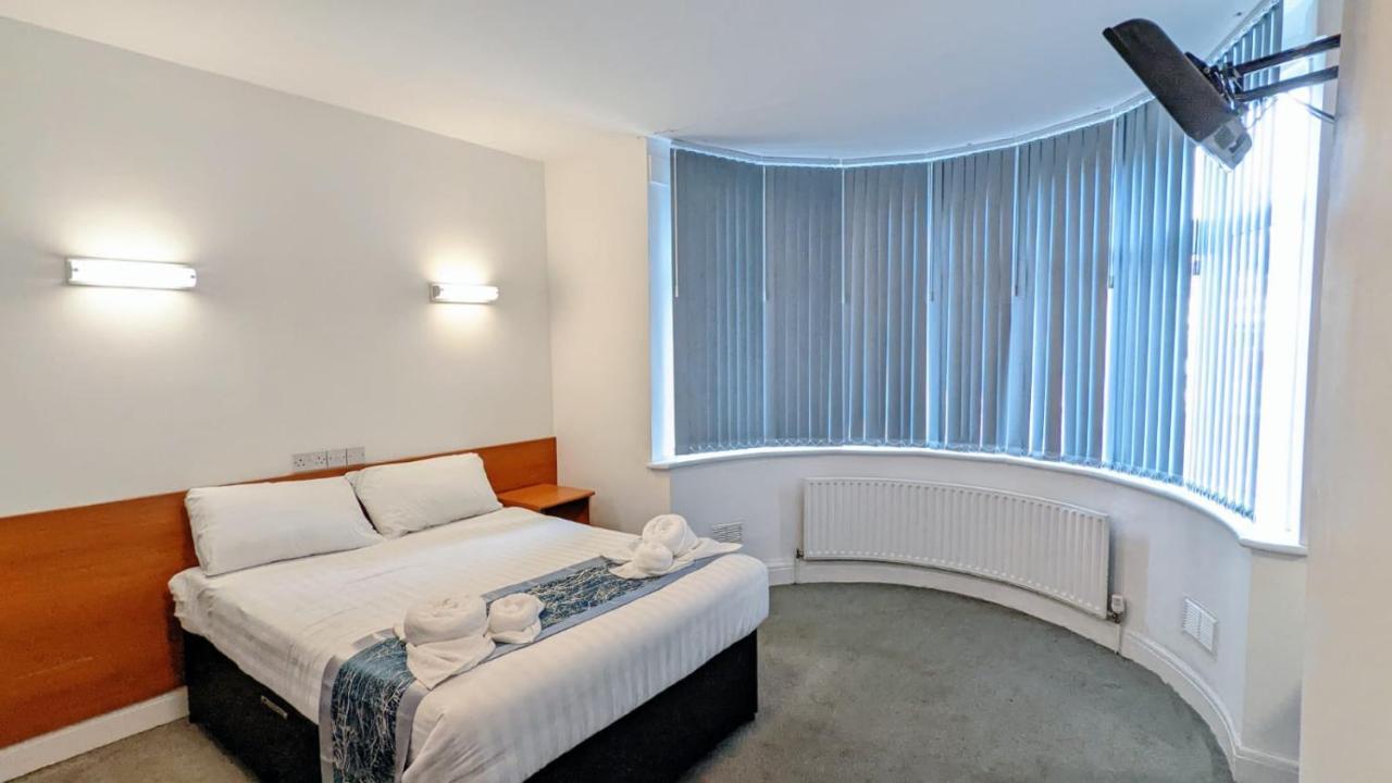 Sk Heathrow Hotel Хейс Екстериор снимка