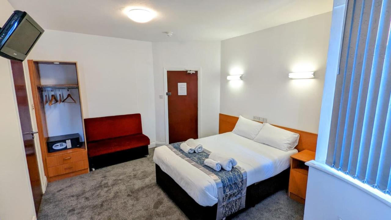 Sk Heathrow Hotel Хейс Екстериор снимка