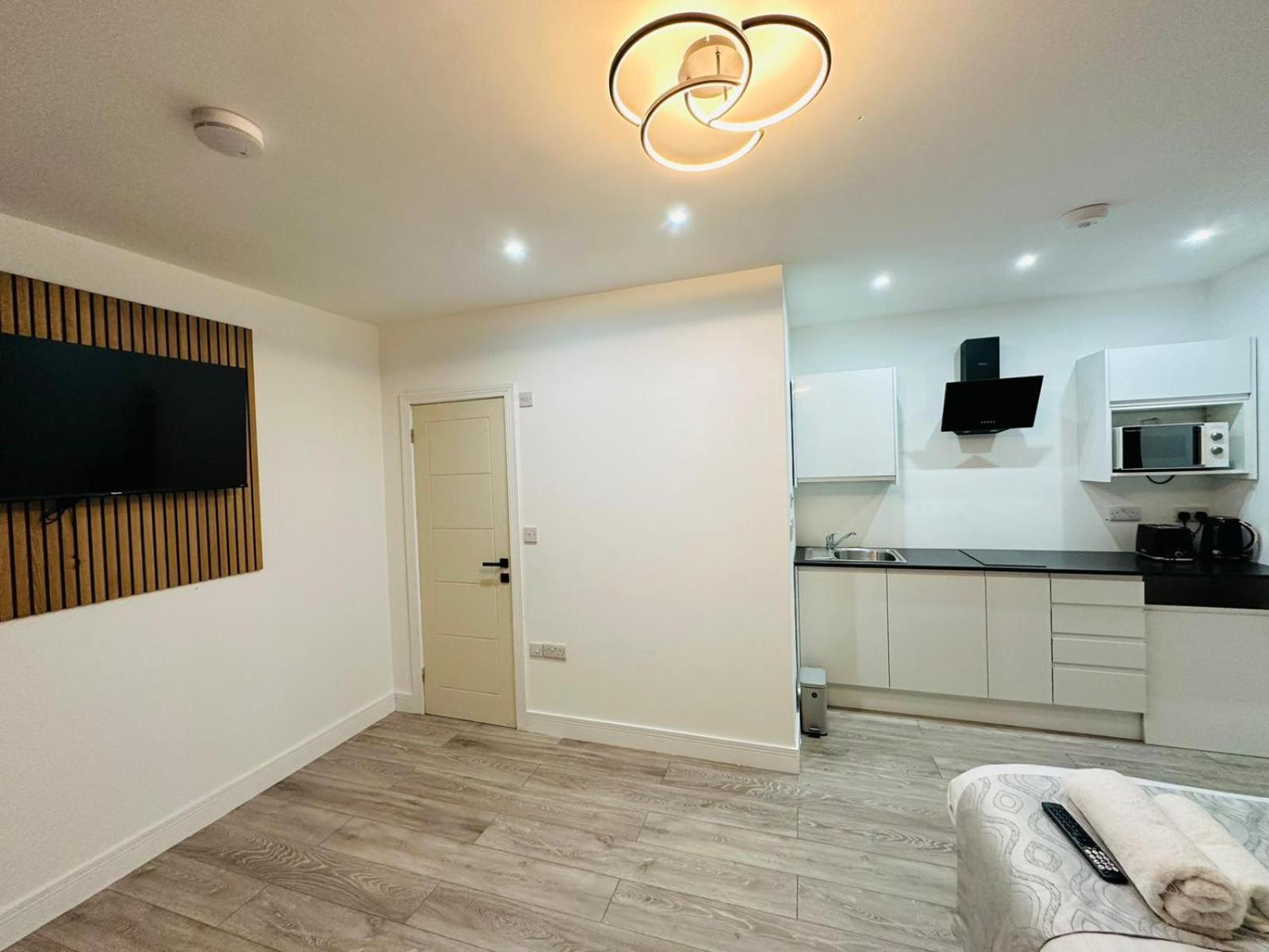 Sk Heathrow Hotel Хейс Екстериор снимка