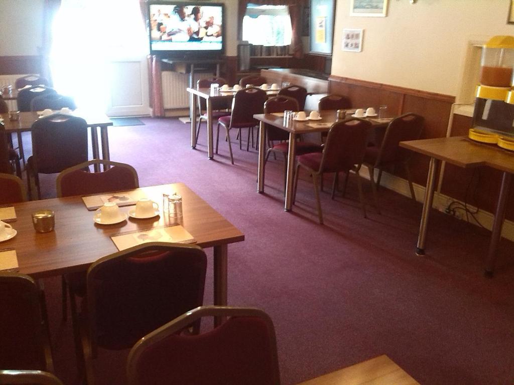 Sk Heathrow Hotel Хейс Екстериор снимка