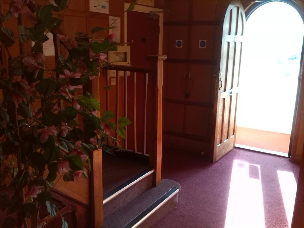 Sk Heathrow Hotel Хейс Екстериор снимка
