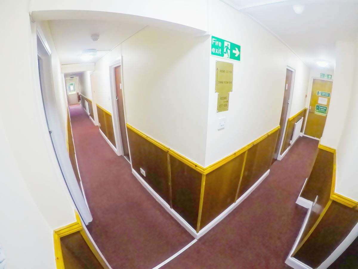 Sk Heathrow Hotel Хейс Екстериор снимка