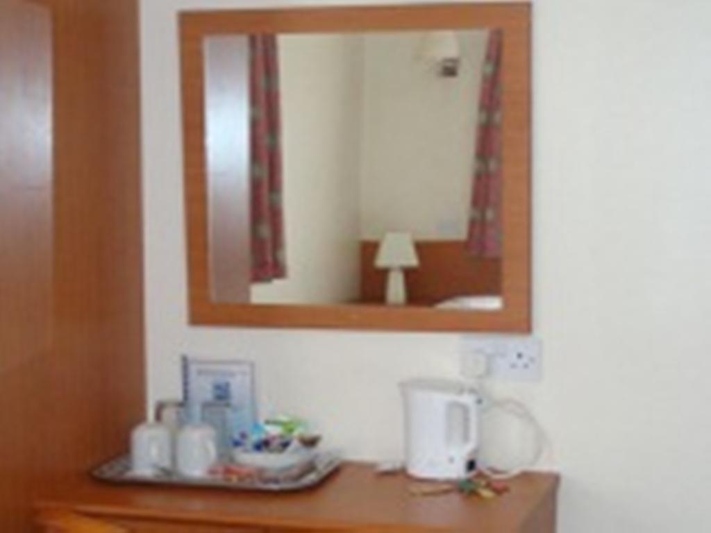 Sk Heathrow Hotel Хейс Стая снимка